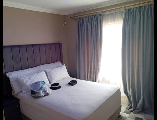 2 BEDROOM DUPLEX TO LET IN NOORDRAND